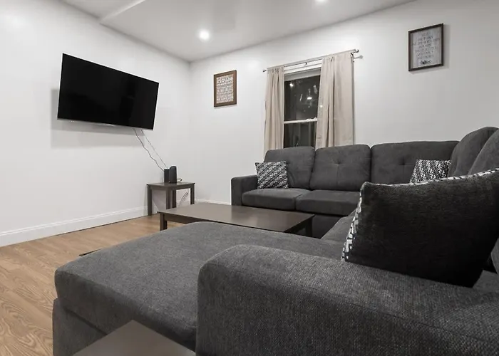 Large 5Br 2Ba Just Minutes From The Falls