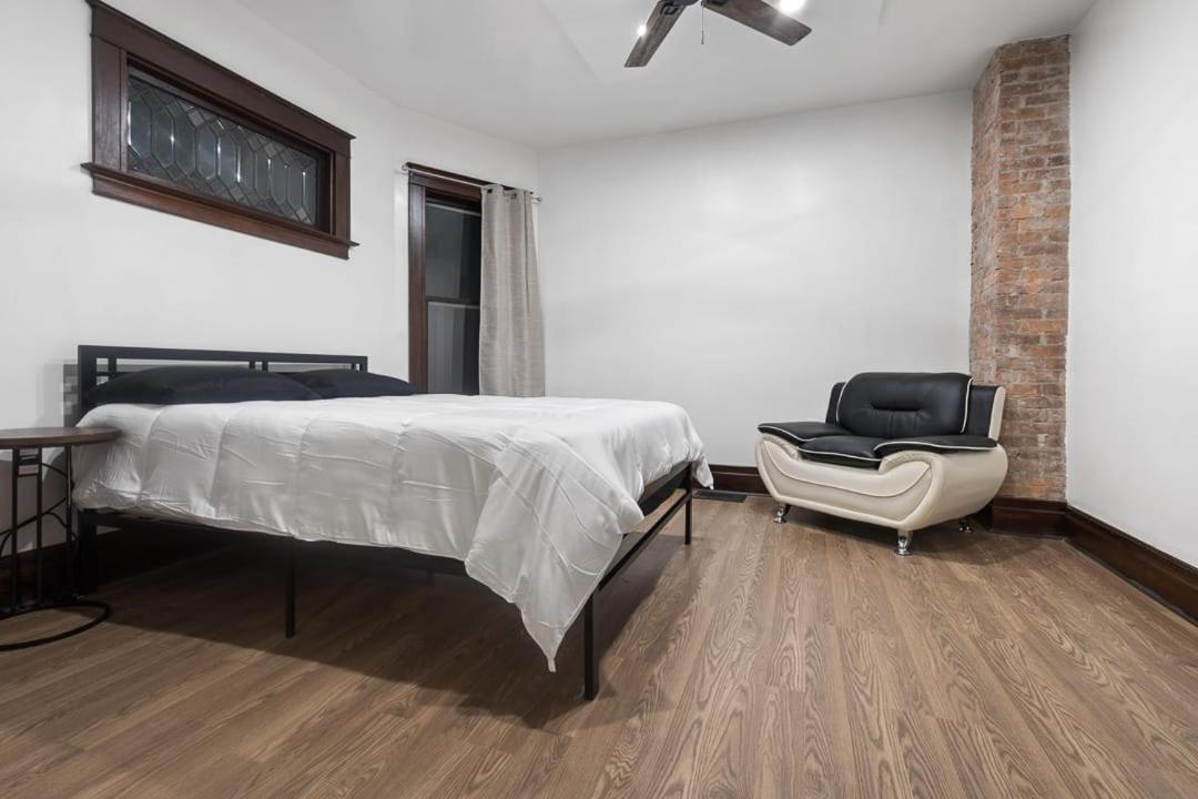 Large 5br 2ba Just Minutes From The Falls Hébergement de vacances